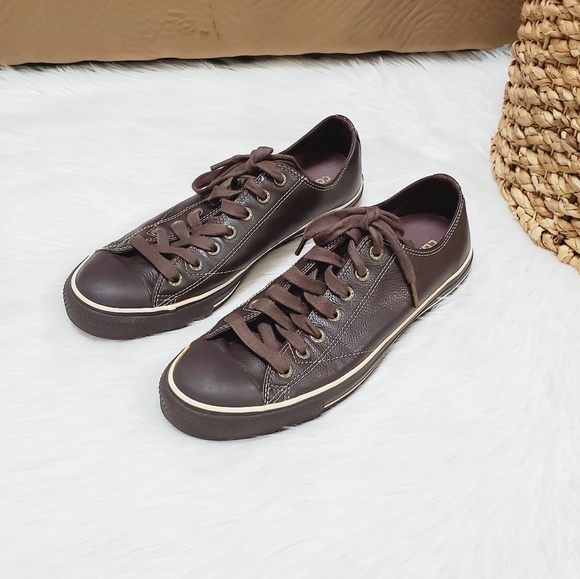 Converse men's brown leather sneakers